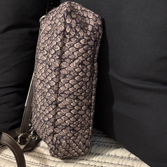 🐍 Coach Python Print Flap Crossbody Bag – Metallic Leather Trim - Picture 5 of 6